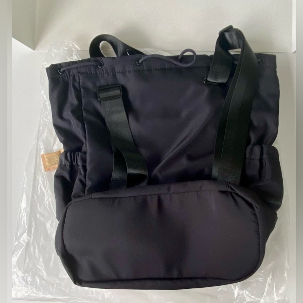 Beyond Yoga, Yoga Gym Bag, Drawstring Tote Backpack Bag Carry-All Bag Black - Picture 9 of 11